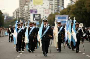 Crecen las dudas sobre la realización del desfile militar por el 9 de ...